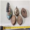 Image 1 : 5 antique irons