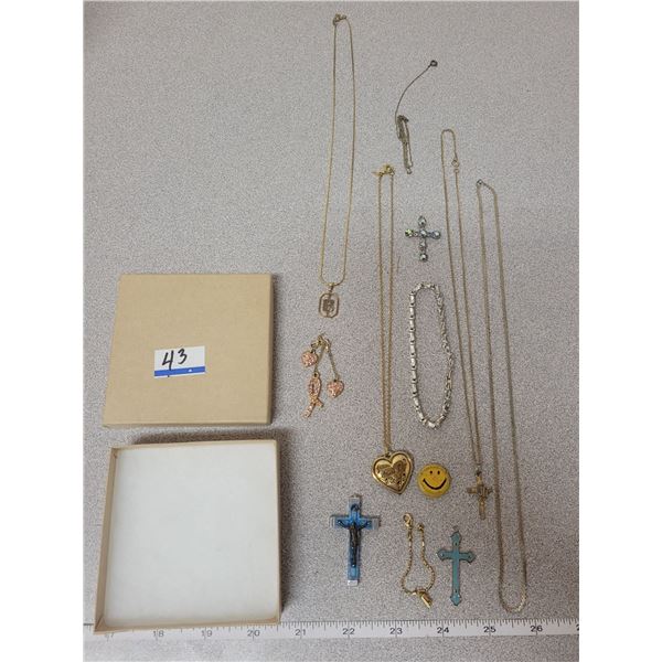 Misc jewellery in brown box