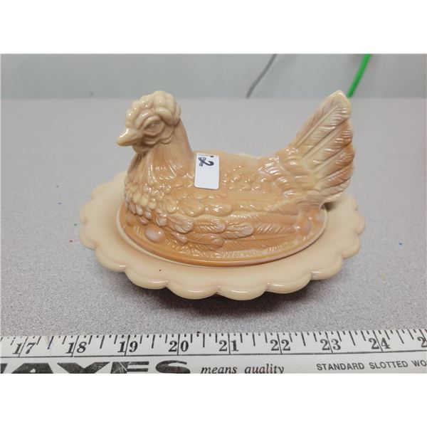 Rare cream and tan swirl hen on nest no chips or cracks