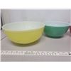Image 2 : Set of 4 Pyrex bowls