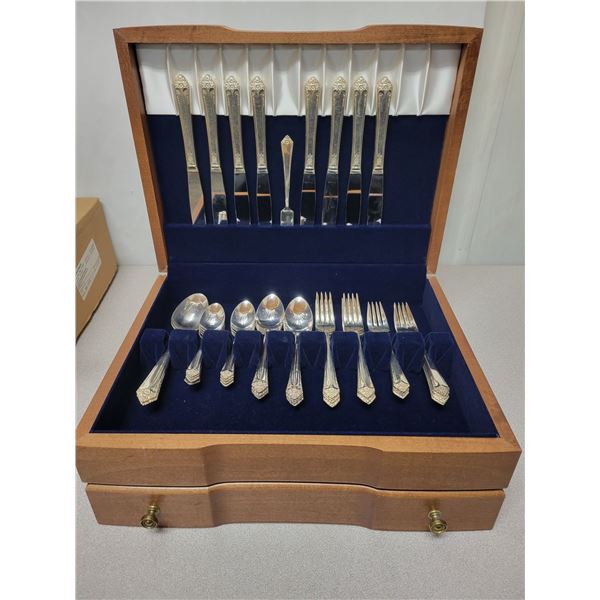 8 place setting silverware