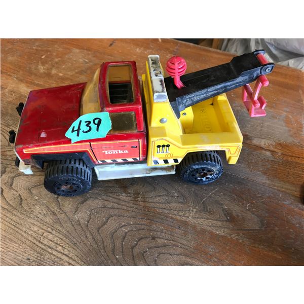 Tonka tow truck (12" long)