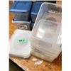 Image 1 : Small plastic containers (9)