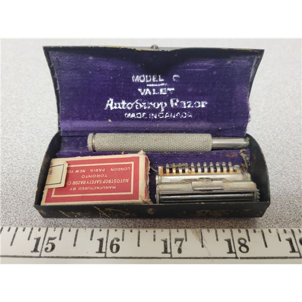 Autostrop razor/blades in case