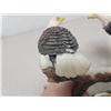 Image 6 : 3 sitting eagles, resin *damaged*
