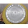 Image 6 : Yellow Pyrex bowl