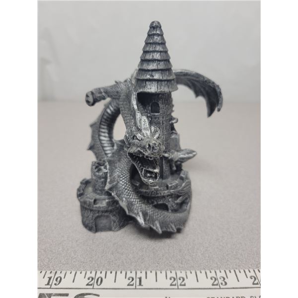 Decorative dragon castle (damaged)