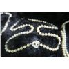 Image 2 : 3 Pearl Style Necklaces