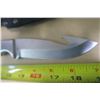 Image 2 : 10" Hunting Knife 4.5" Blade Stainless Made in China