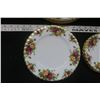 Image 5 : (20) piece set of old country roses Royal Albert dishes 4 piece place settings 1962 stamp!