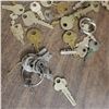 Image 3 : huge lot of vintage keys