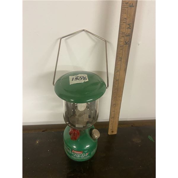 Coleman Lantern Model 222 1979 With Glass