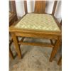 Image 5 : 4 Oak Dining Chairs 1 Arm 3 Side