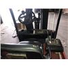 Image 8 : YALE ERP030THN48TE082 3 STAGE 189" MAST 3,000 LBS CAPACITY SOLID RUBBER TIRE SEATED COUNTERBALANCE