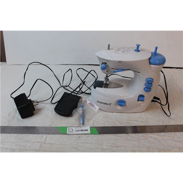 Dressmaker II mini sewing machine (working)