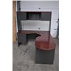 Image 1 : *3 Piece Office Desk (5' W x 6' D x 65" High