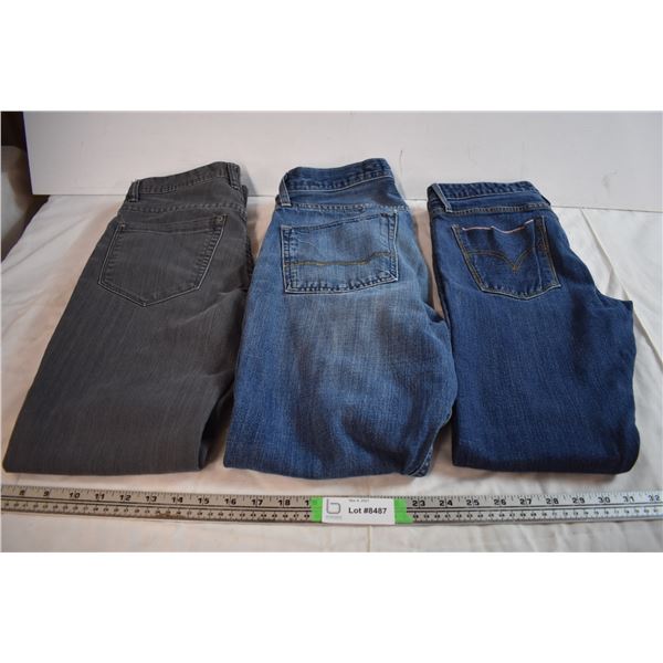(3) Pairs of Jeans