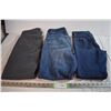 Image 1 : (3) Pairs of Jeans