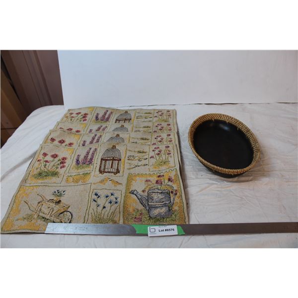 Wooden wicker bowl, placemats