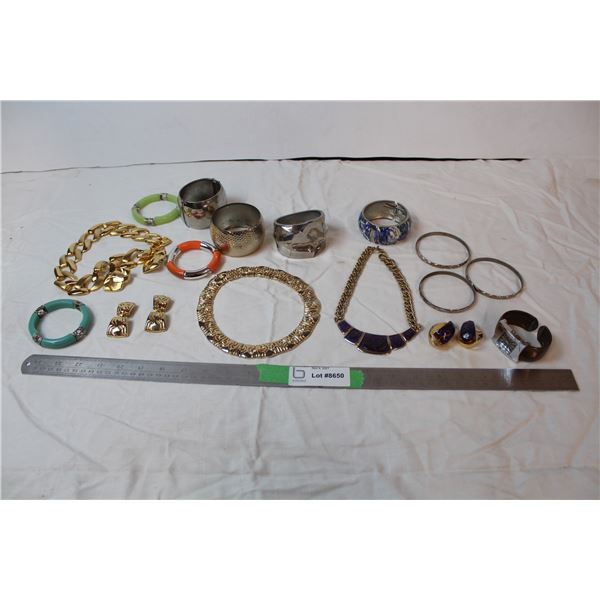Lot of Jewelry; Vintage necklace/earring sets, bracelets