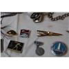 Image 3 : Lot of jewelry’ Pins, costume jewelry