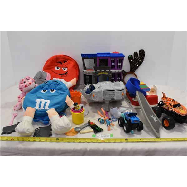 M&M Bags & Assorted Toys