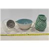 Image 1 : Glass Bowls, Ornaments & Jar