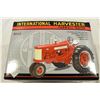 Image 7 : International Harvester Farmall 1/16th Size