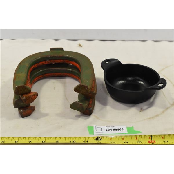 Horseshoes & Cast Iron Mini Pan