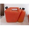Image 6 : *Pair of gas cans (20Litre & 10L+3.5L)
