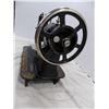 Image 14 : Antique 1913 White Rotary Sewing machine - cast iron (weight 30lbs)