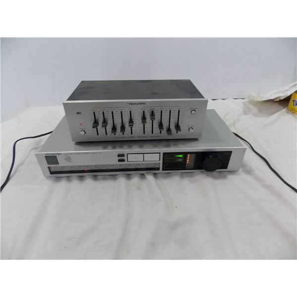 Kenwood KT-31 Stereo Tiner + Realistic 31-1988 Stereo Equalizer (both power on and appear working)
