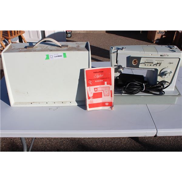 Singer sewing machine "418" with case + instructions