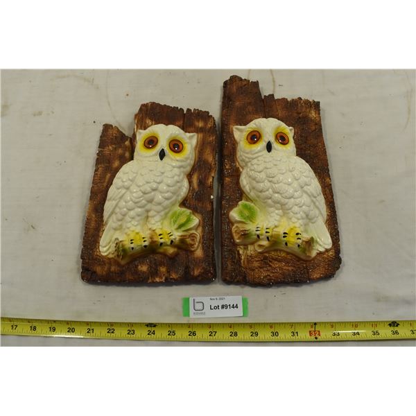 2 Owl Plaster Wall Decorations