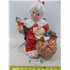 Image 1 : Mrs. Claus Ceramic Ornament