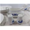 Image 4 : White w/ Blue Flower Dish Set
