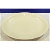 Image 5 : Sapphire Pyrex Pans, Decorative Plate and Ceramic Serving Plate