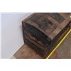 Image 3 : Vintage Trunk – Damaged