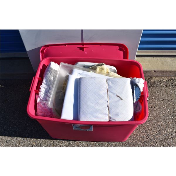 Bernina parts in pink tote (possibly matches machine in lot 9960)