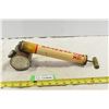 Image 1 : Vintage Shell Tox Sprayer