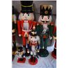 Image 3 : *Nutcrackers with Tote