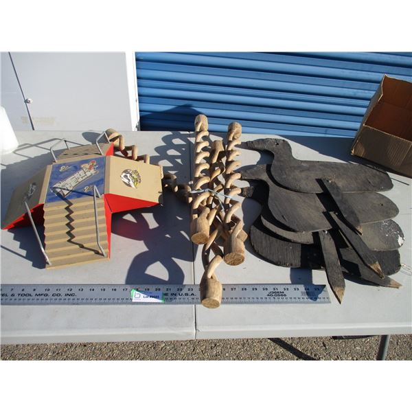 duck decoys, ornamental items, misc