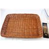 Image 2 : Wicker basket, ceramic bakeware