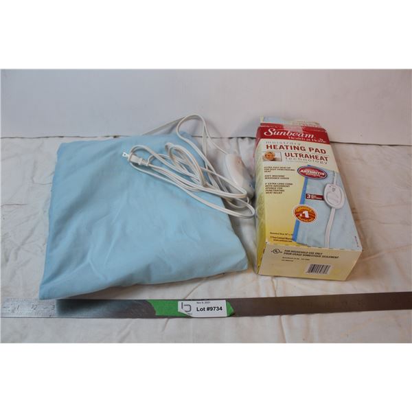 Sunbeam Heating Pad with box (turns on)