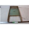 Image 1 : Vintage Washboard with glass plating