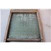Image 3 : Vintage Washboard with glass plating