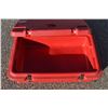 Image 2 : Cambro Plastic container - seals tight