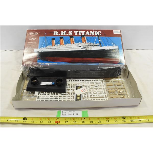 Titanic 1/720 Scale Plastic Model