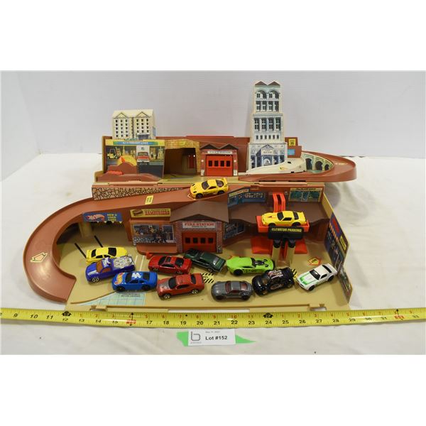 Hot Wheels Play Set w/ Cars