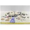 Image 1 : Bag of Assorted Jewellery